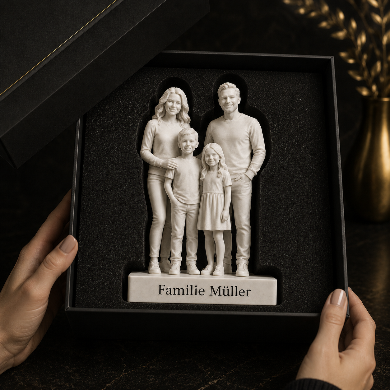 Sicher verpackte personalisierte Paar- und Familienfigur als Geschenk